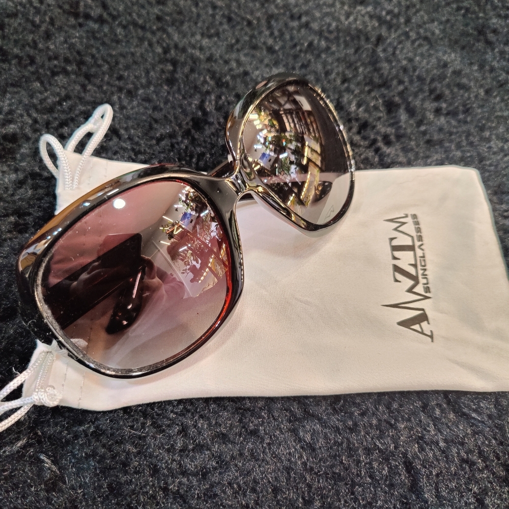 Women's Rounded Sunglasses With Dust Bag